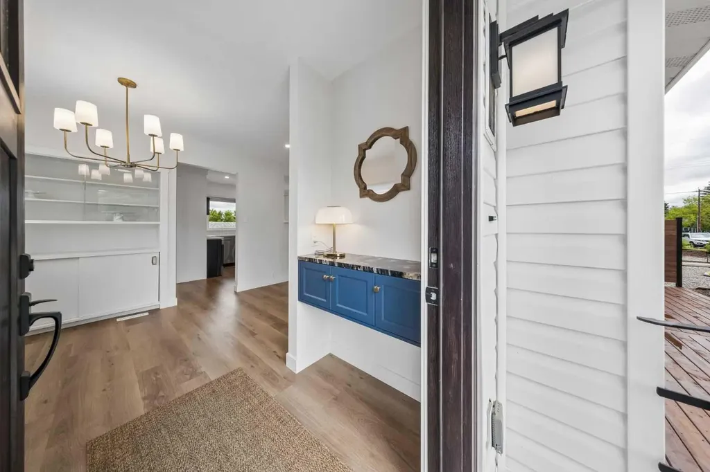 5020 47a Avenue Sylvan Lake AB T4S 1G8