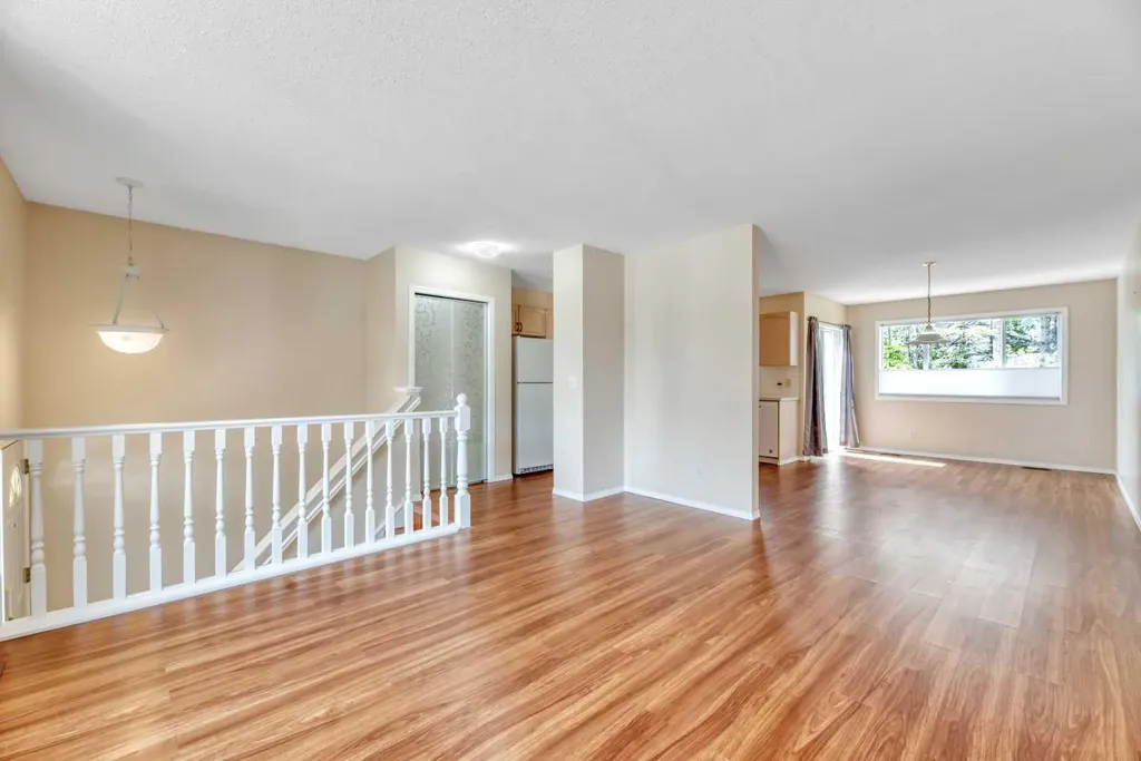 15 Rocky Ridge Gate NW Calgary AB T3G 4P6