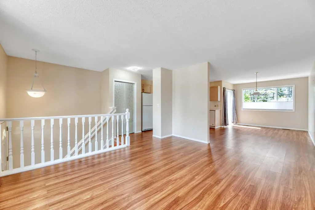 15 Rocky Ridge Gate NW Calgary AB T3G 4P6