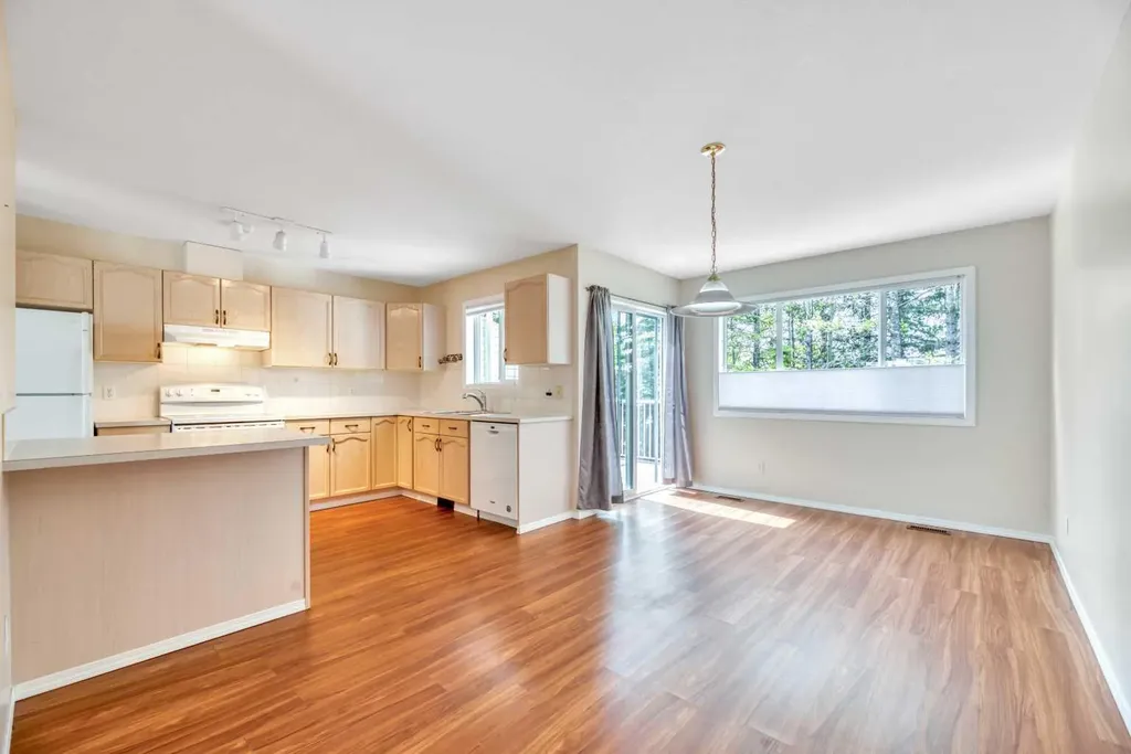 15 Rocky Ridge Gate NW Calgary AB T3G 4P6