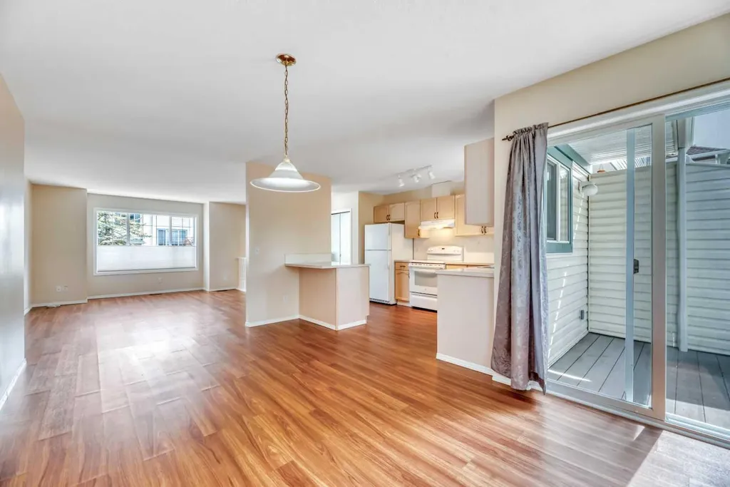 15 Rocky Ridge Gate NW Calgary AB T3G 4P6