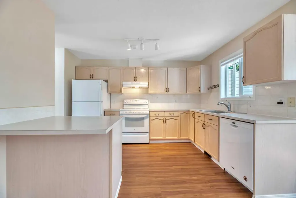 15 Rocky Ridge Gate NW Calgary AB T3G 4P6