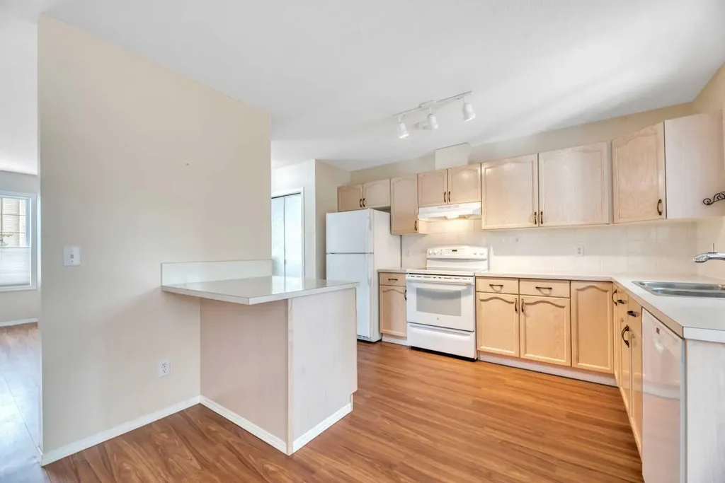 15 Rocky Ridge Gate NW Calgary AB T3G 4P6