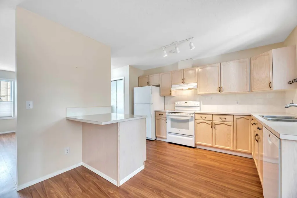 15 Rocky Ridge Gate NW Calgary AB T3G 4P6
