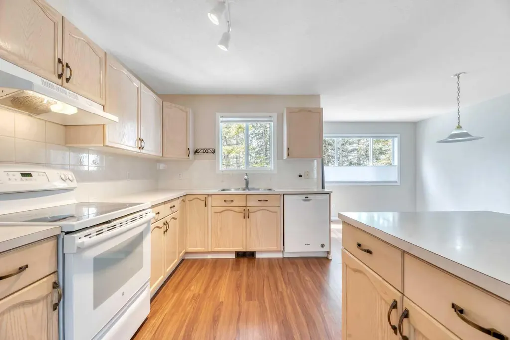 15 Rocky Ridge Gate NW Calgary AB T3G 4P6