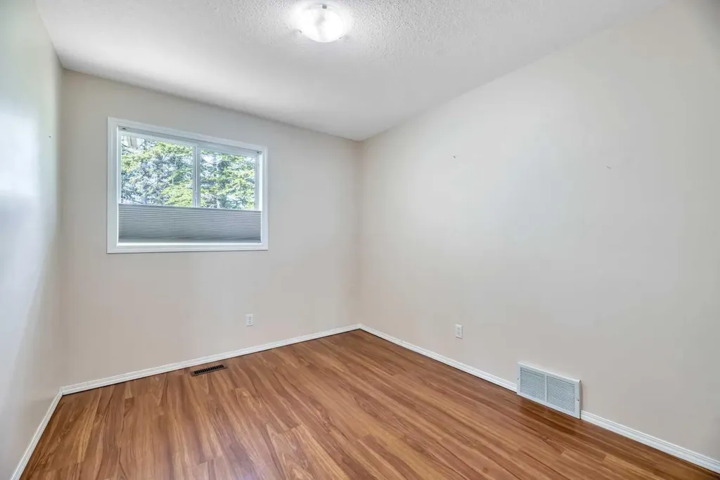 15 Rocky Ridge Gate NW Calgary AB T3G 4P6