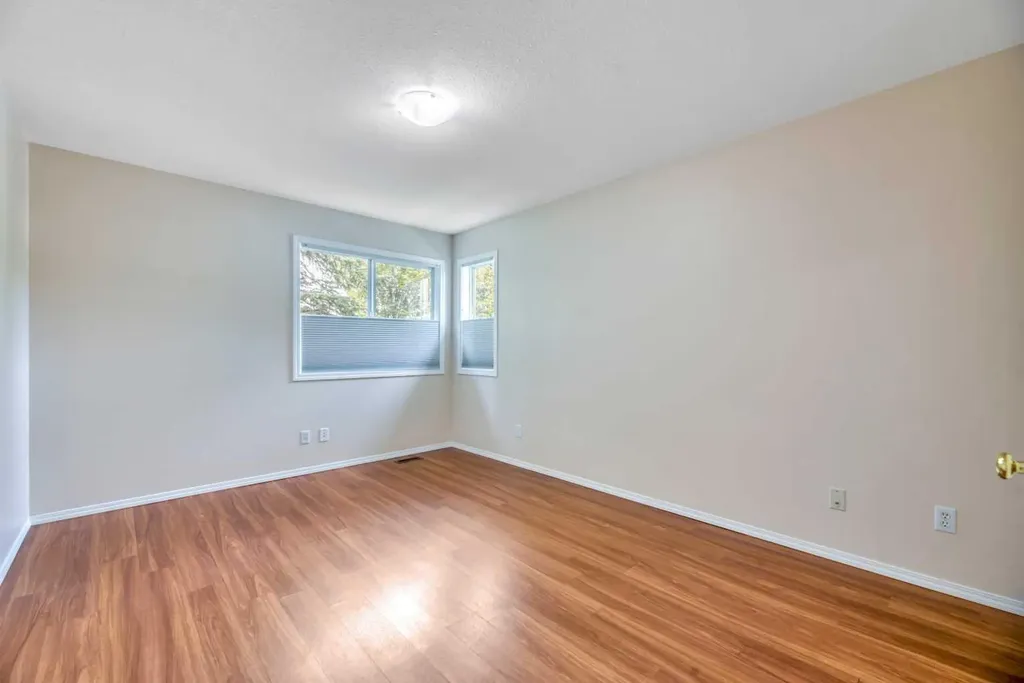 15 Rocky Ridge Gate NW Calgary AB T3G 4P6