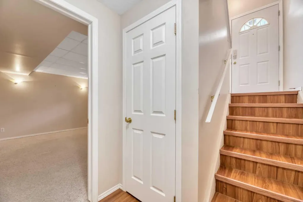 15 Rocky Ridge Gate NW Calgary AB T3G 4P6