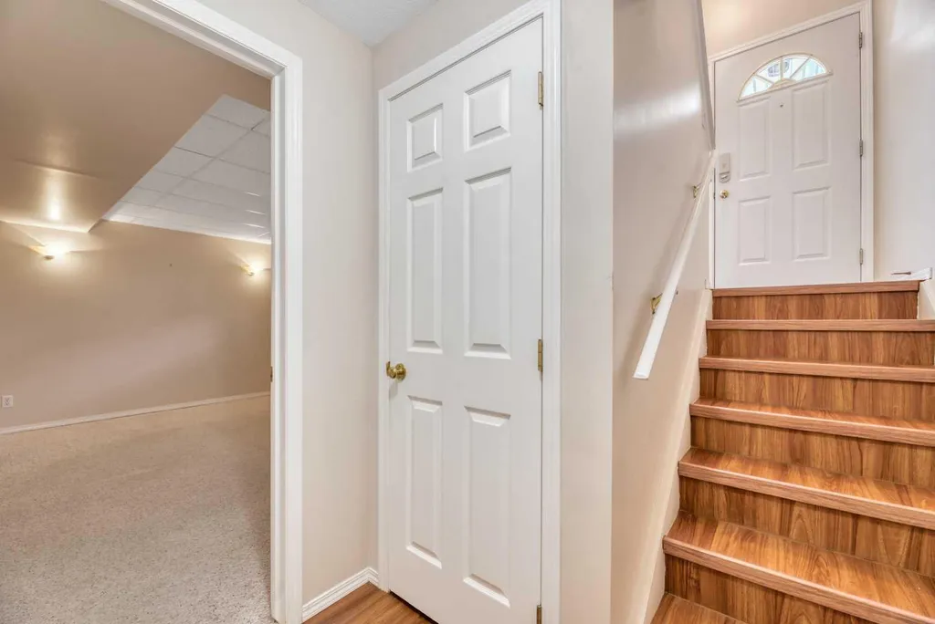 15 Rocky Ridge Gate NW Calgary AB T3G 4P6