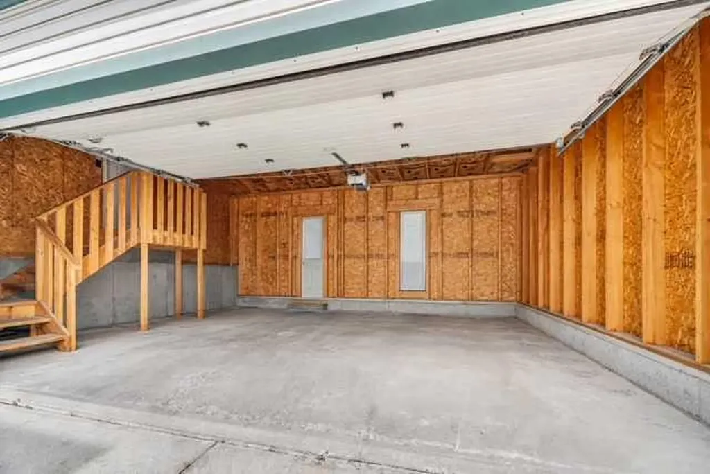15 Rocky Ridge Gate NW Calgary AB T3G 4P6