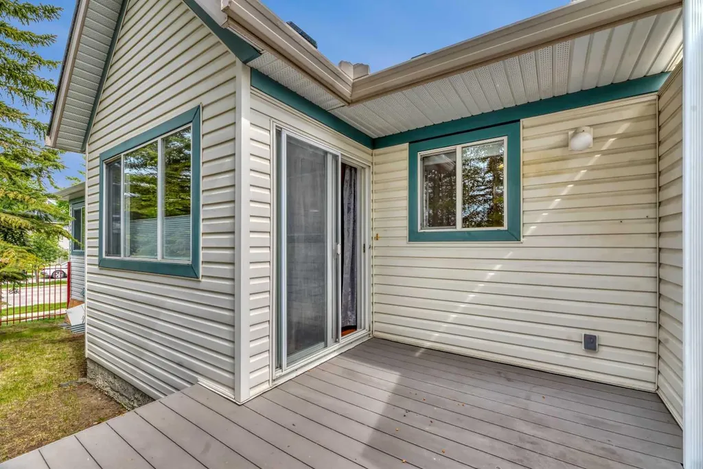 15 Rocky Ridge Gate NW Calgary AB T3G 4P6