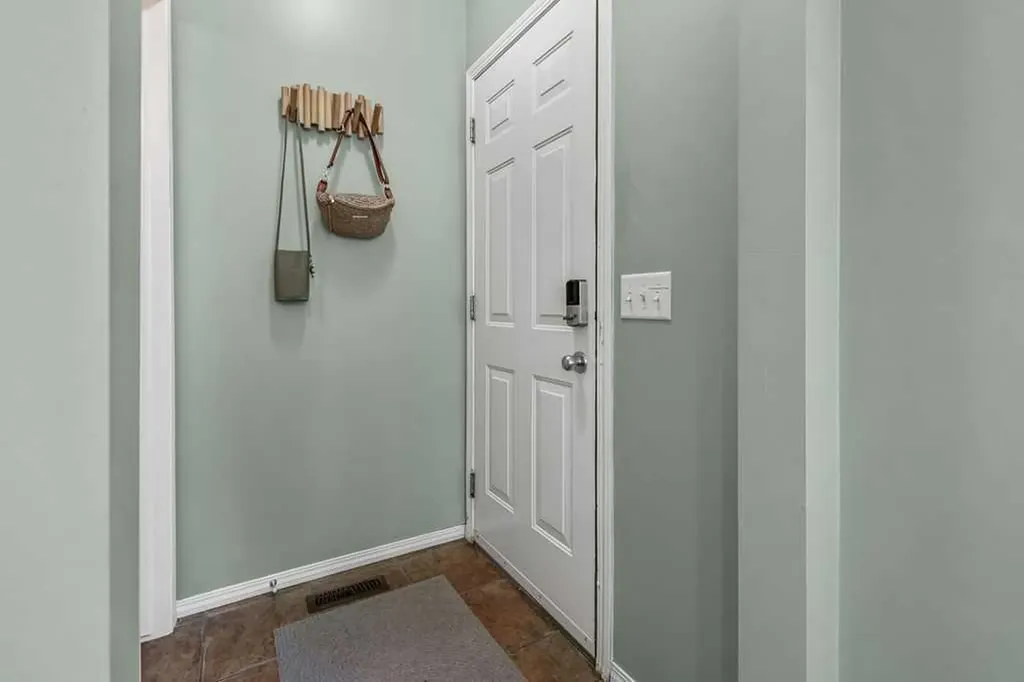 142 Elgin View SE Calgary AB T2Z 4N2