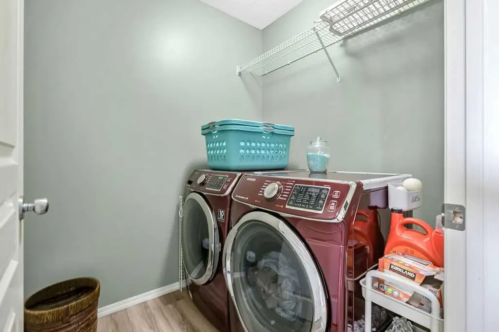 142 Elgin View SE Calgary AB T2Z 4N2