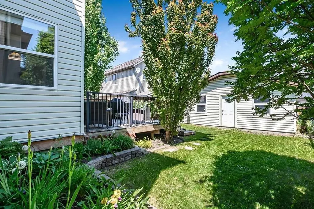 142 Elgin View SE Calgary AB T2Z 4N2