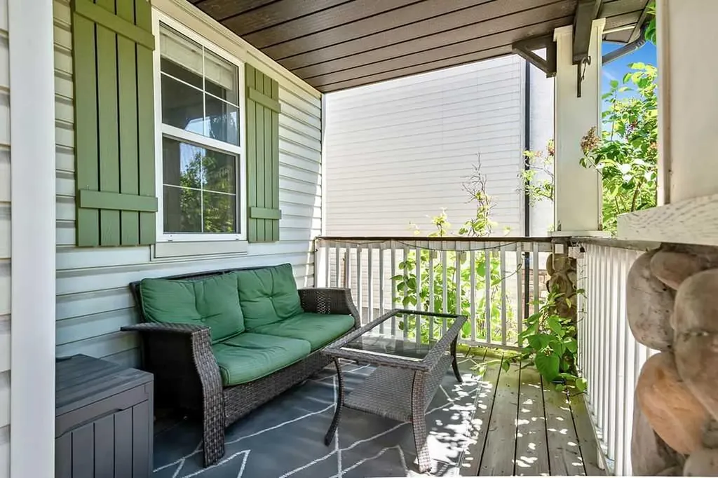 142 Elgin View SE Calgary AB T2Z 4N2