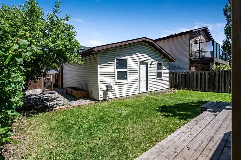 142 Elgin View SE Calgary AB T2Z 4N2
