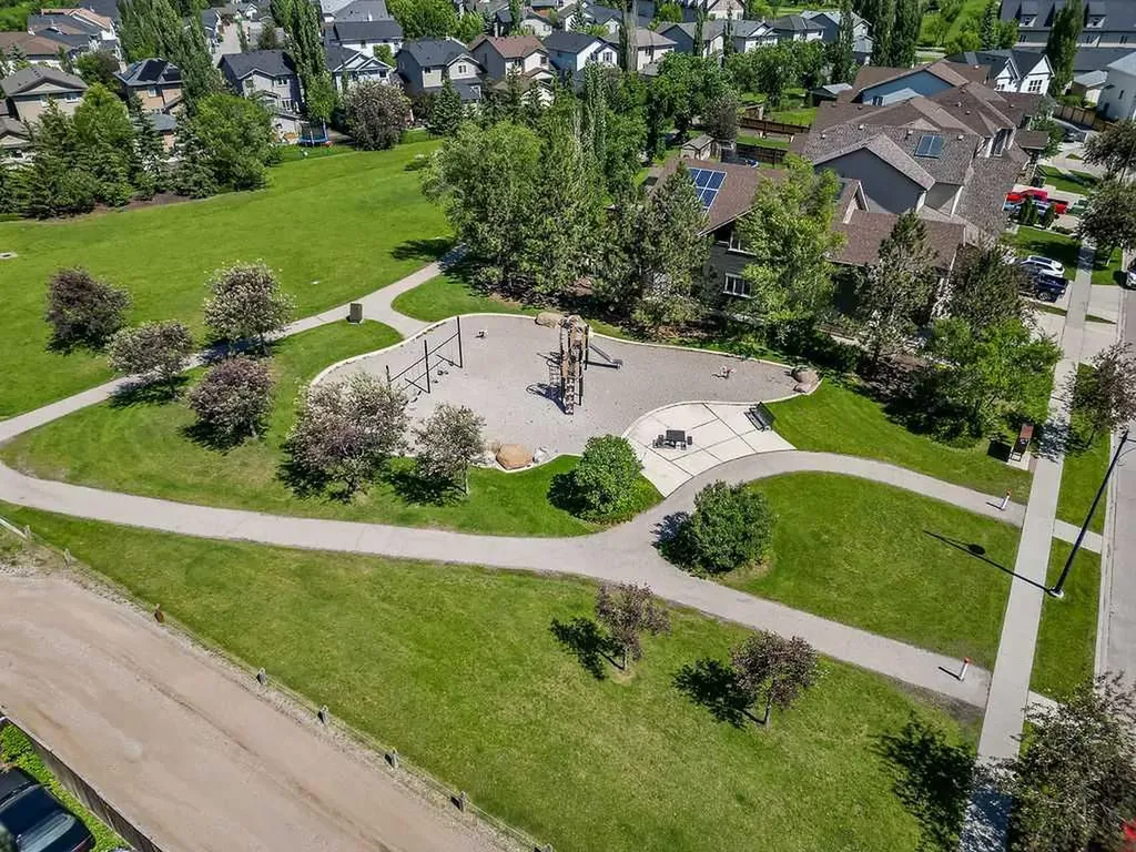 142 Elgin View SE Calgary AB T2Z 4N2
