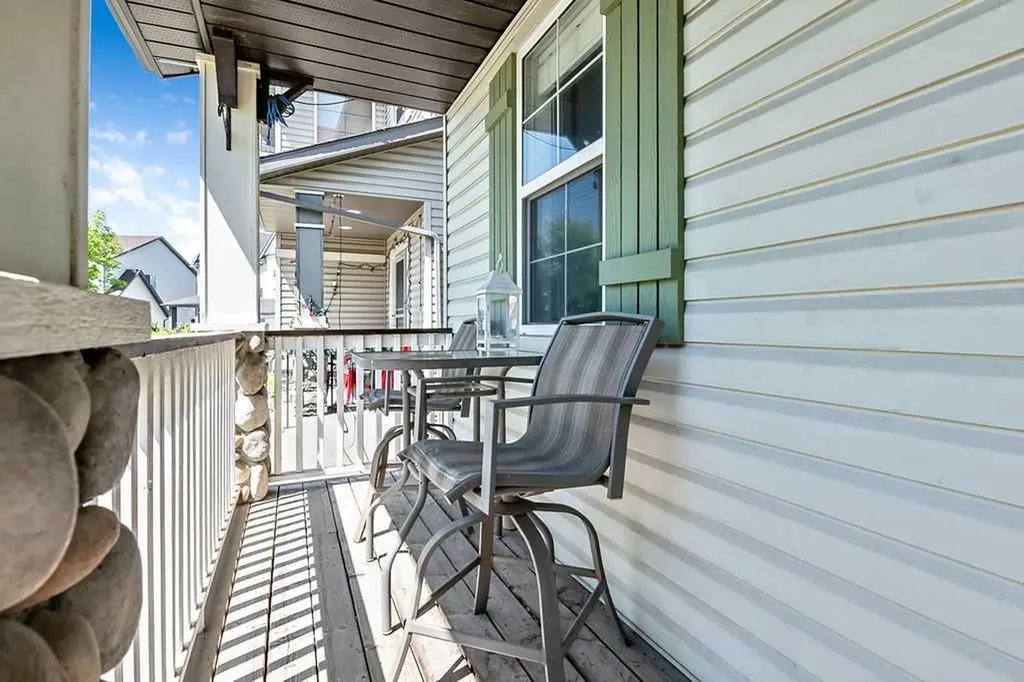 142 Elgin View SE Calgary AB T2Z 4N2
