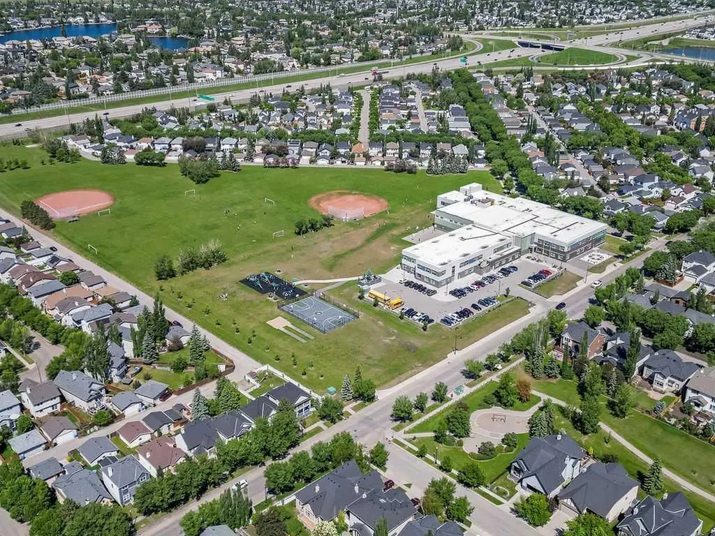 142 Elgin View SE Calgary AB T2Z 4N2