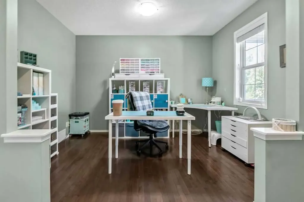142 Elgin View SE Calgary AB T2Z 4N2