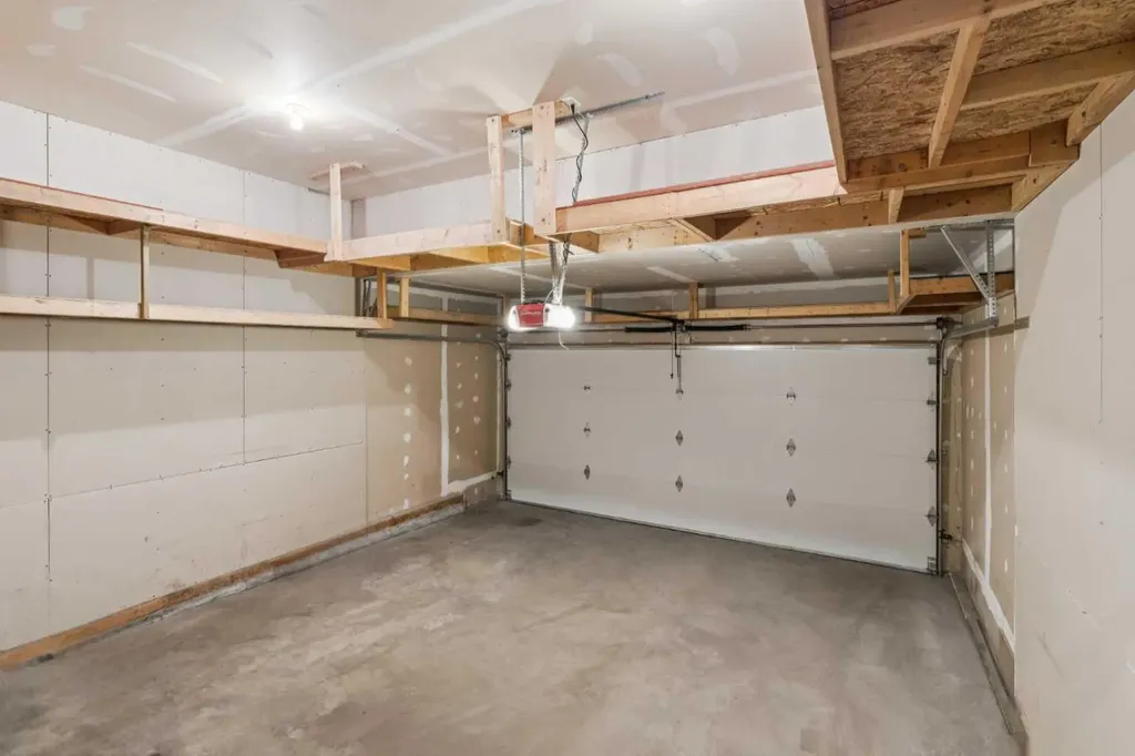 327 Panamount Point NW Calgary AB T3K 0H6