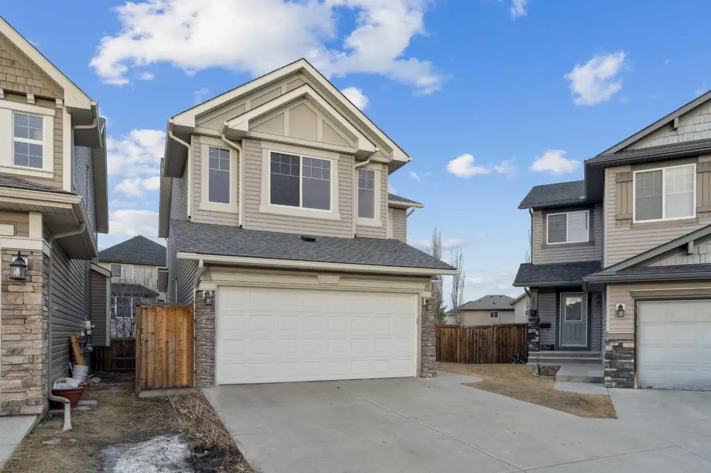 327 Panamount Point NW Calgary AB T3K 0H6