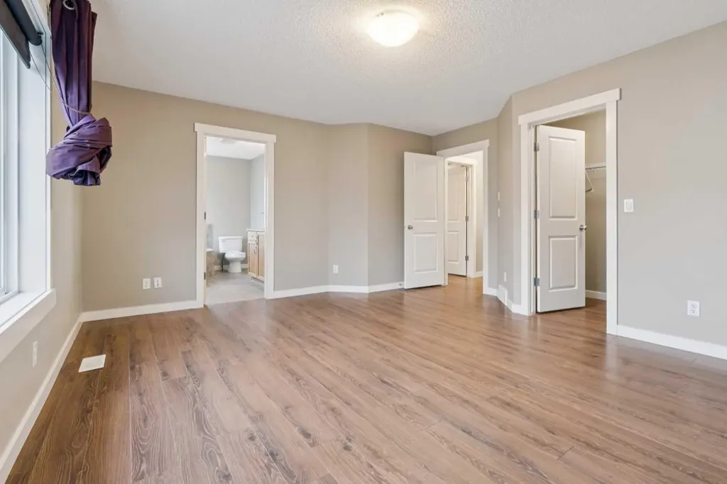 327 Panamount Point NW Calgary AB T3K 0H6