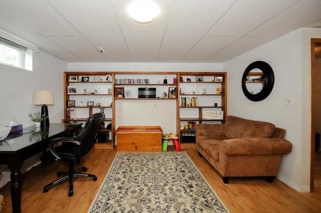 6219 54 Avenue Camrose AB T4V 4H5