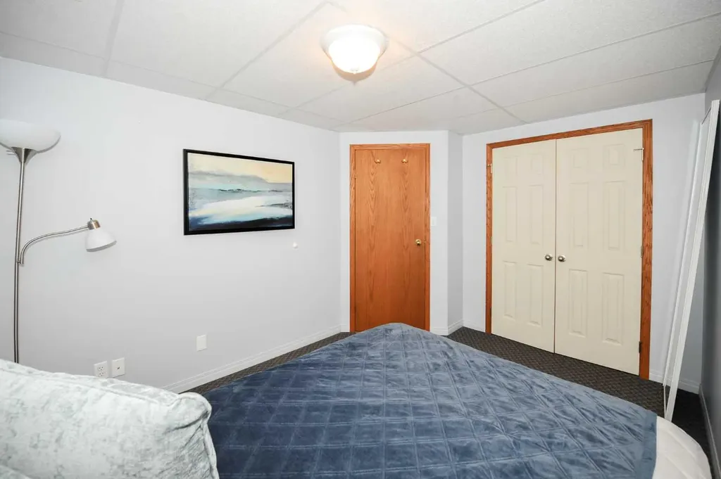 6219 54 Avenue Camrose AB T4V 4H5