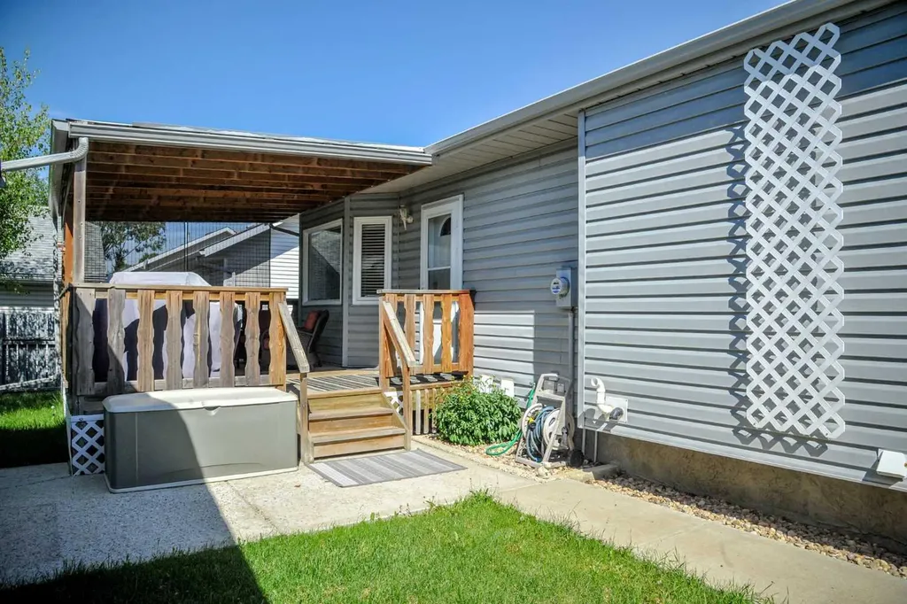 6219 54 Avenue Camrose AB T4V 4H5