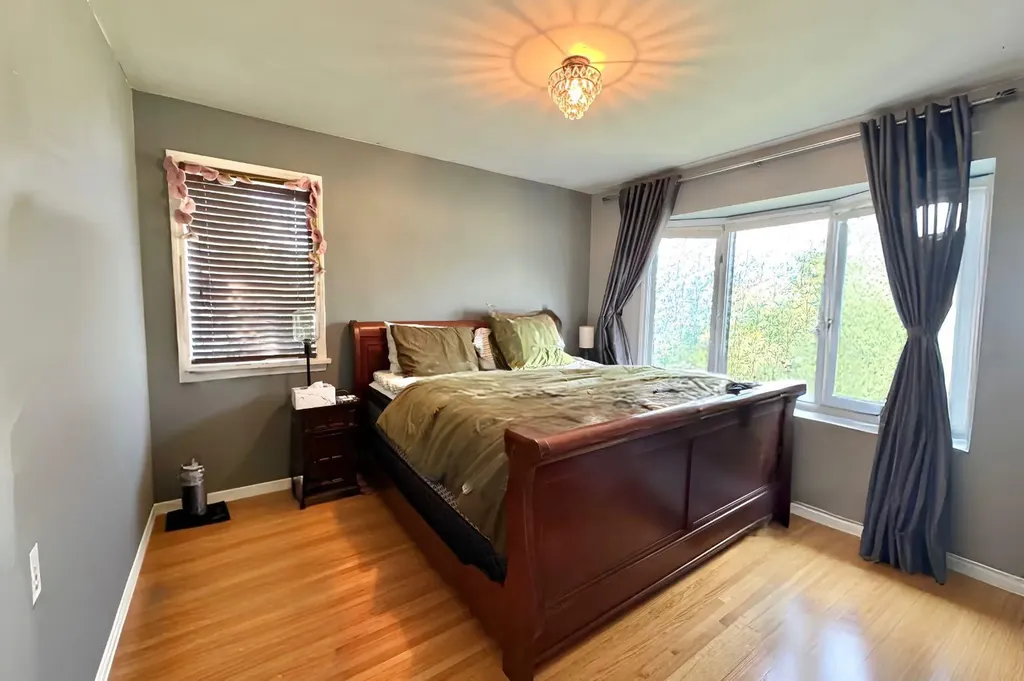 2440 22 Street NW Calgary AB T2M 3W6
