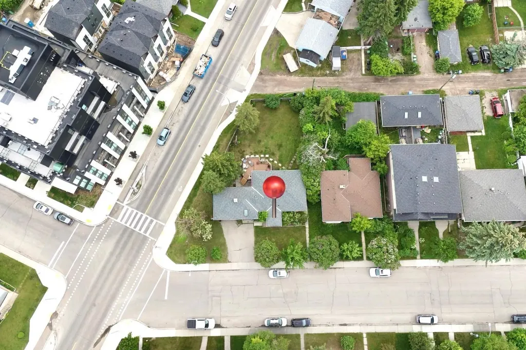 2440 22 Street NW Calgary AB T2M 3W6