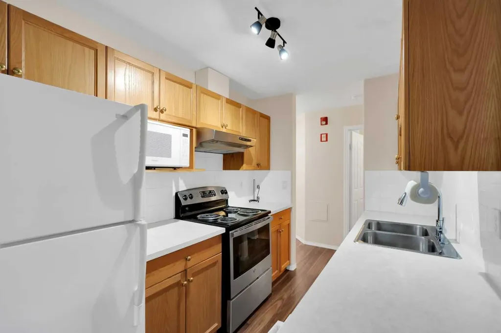 165 Manora Place NE Calgary AB T2A7X5
