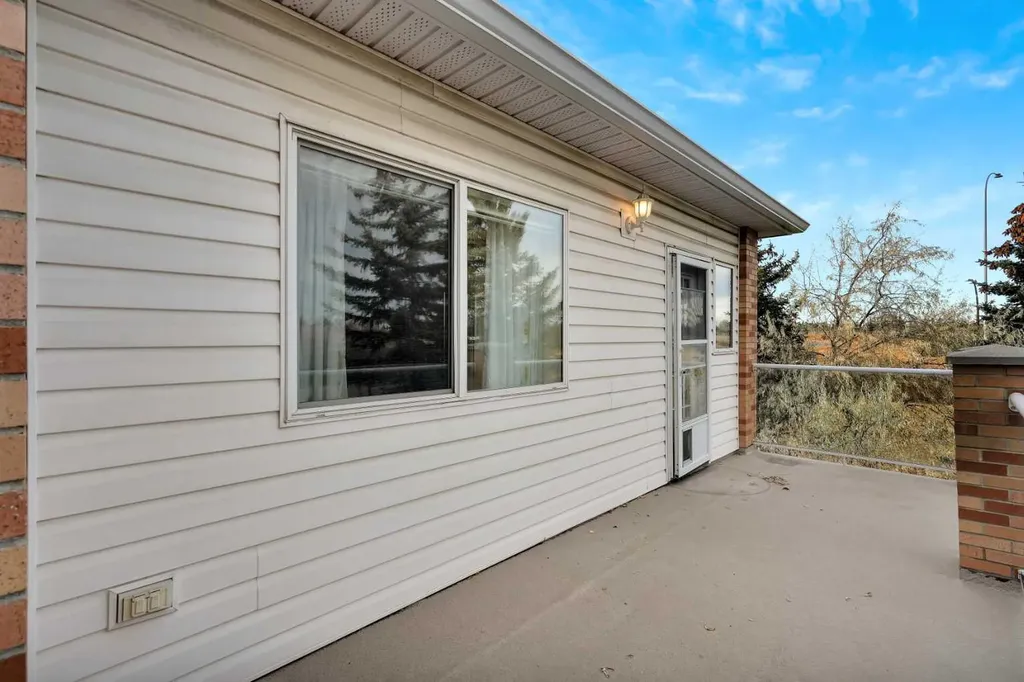 165 Manora Place NE Calgary AB T2A7X5