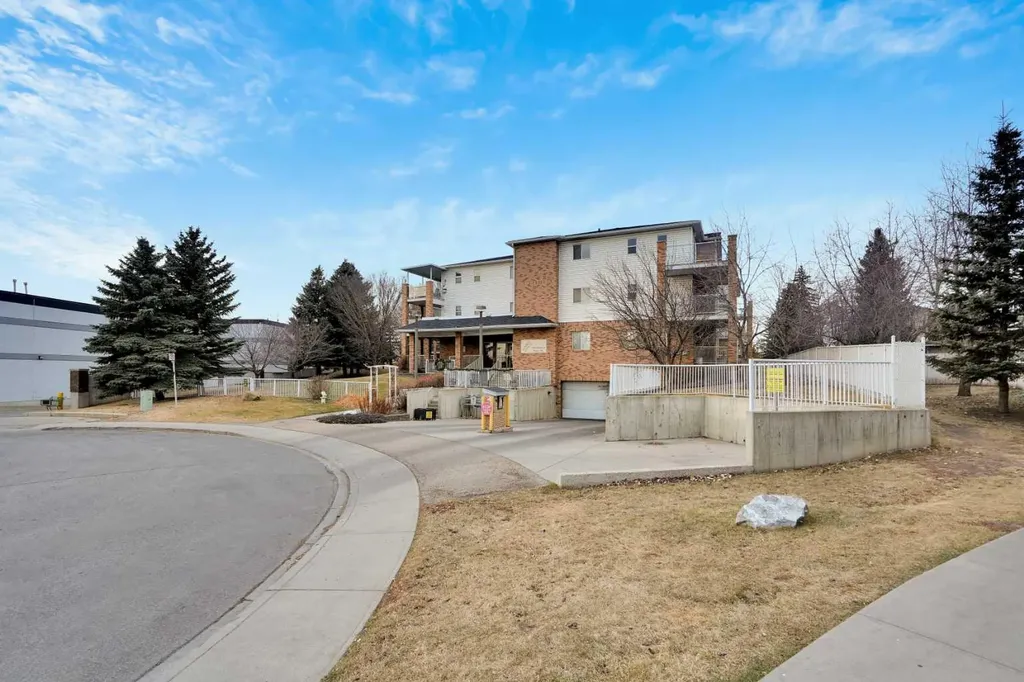 165 Manora Place NE Calgary AB T2A7X5
