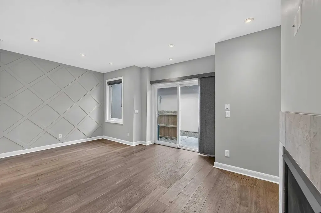 530 56 Avenue SW Calgary AB T2V 0G7