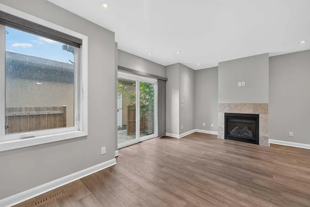 530 56 Avenue SW Calgary AB T2V 0G7