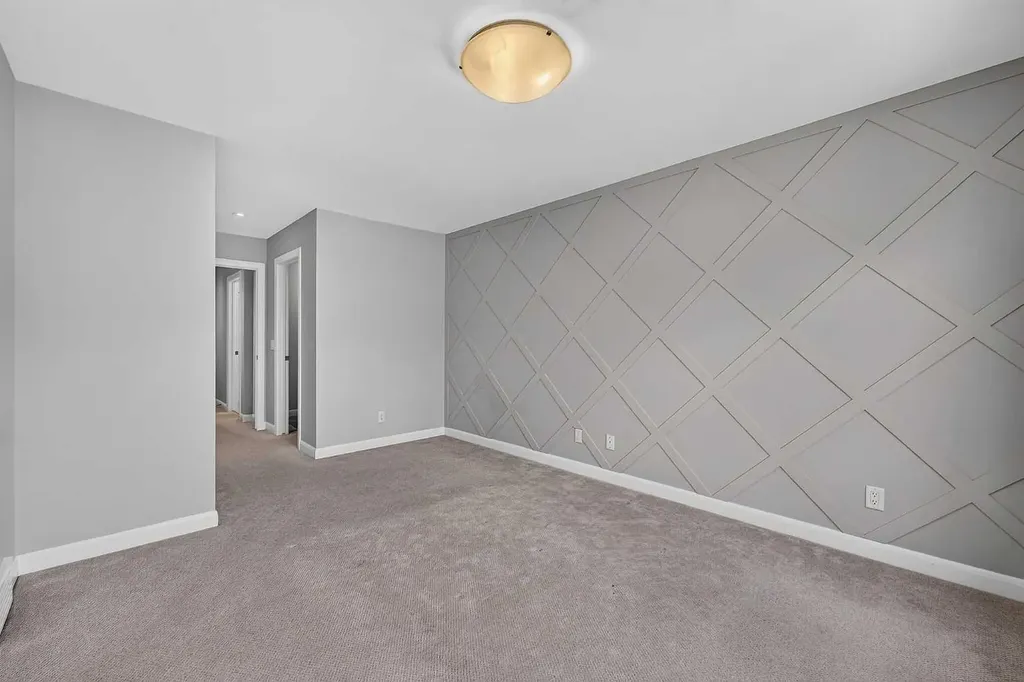 530 56 Avenue SW Calgary AB T2V 0G7