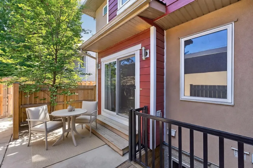 530 56 Avenue SW Calgary AB T2V 0G7