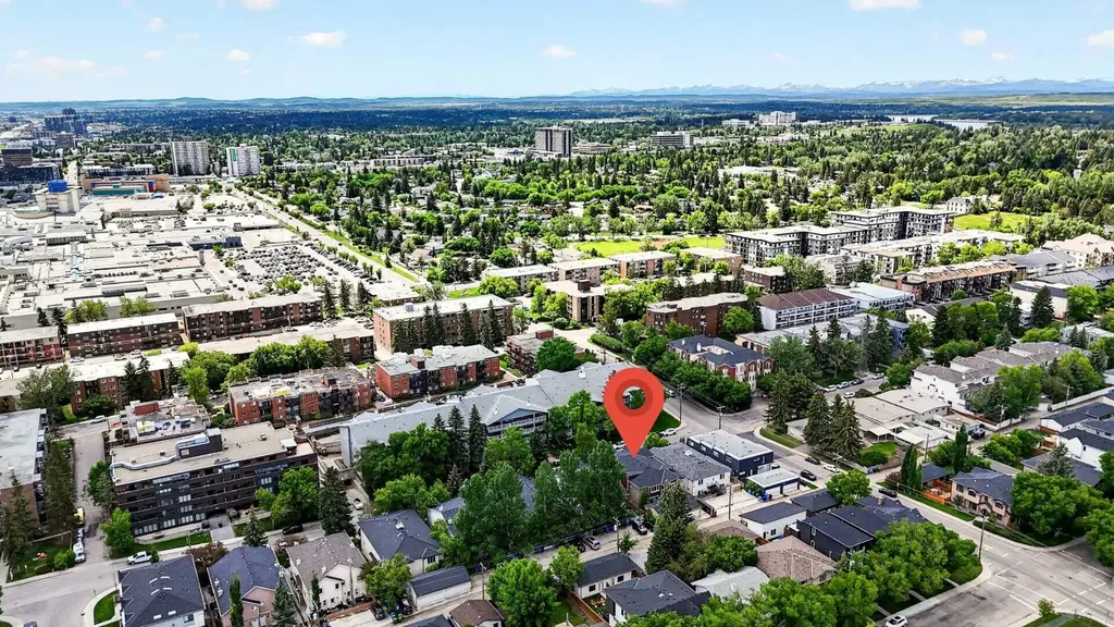 530 56 Avenue SW Calgary AB T2V 0G7