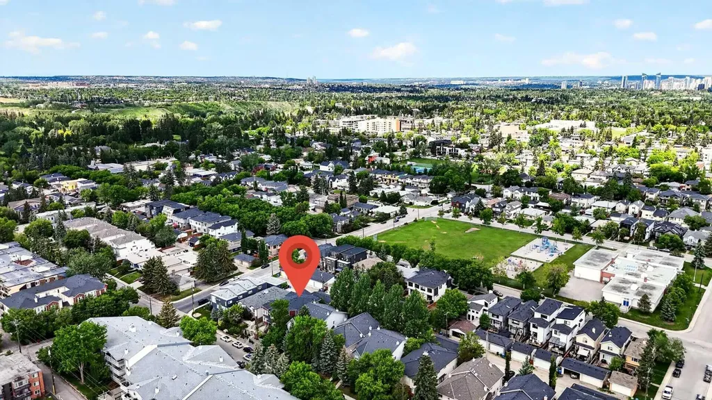 530 56 Avenue SW Calgary AB T2V 0G7