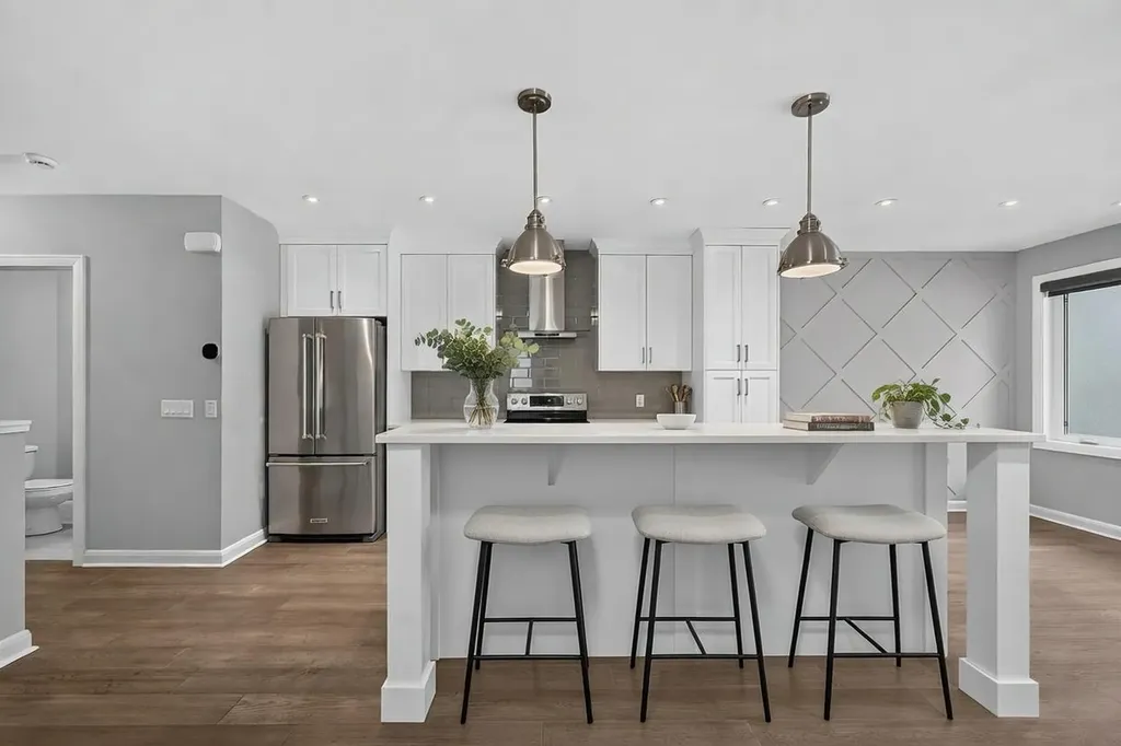530 56 Avenue SW Calgary AB T2V 0G7