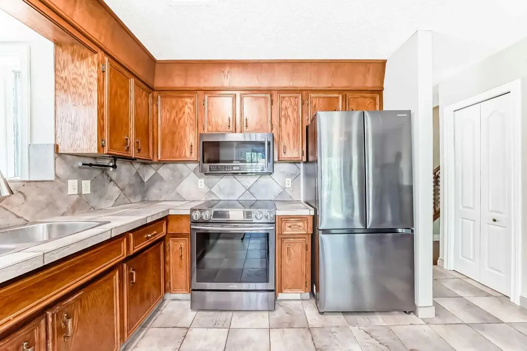 55 Woodstock Way SW Calgary AB T2W5X3