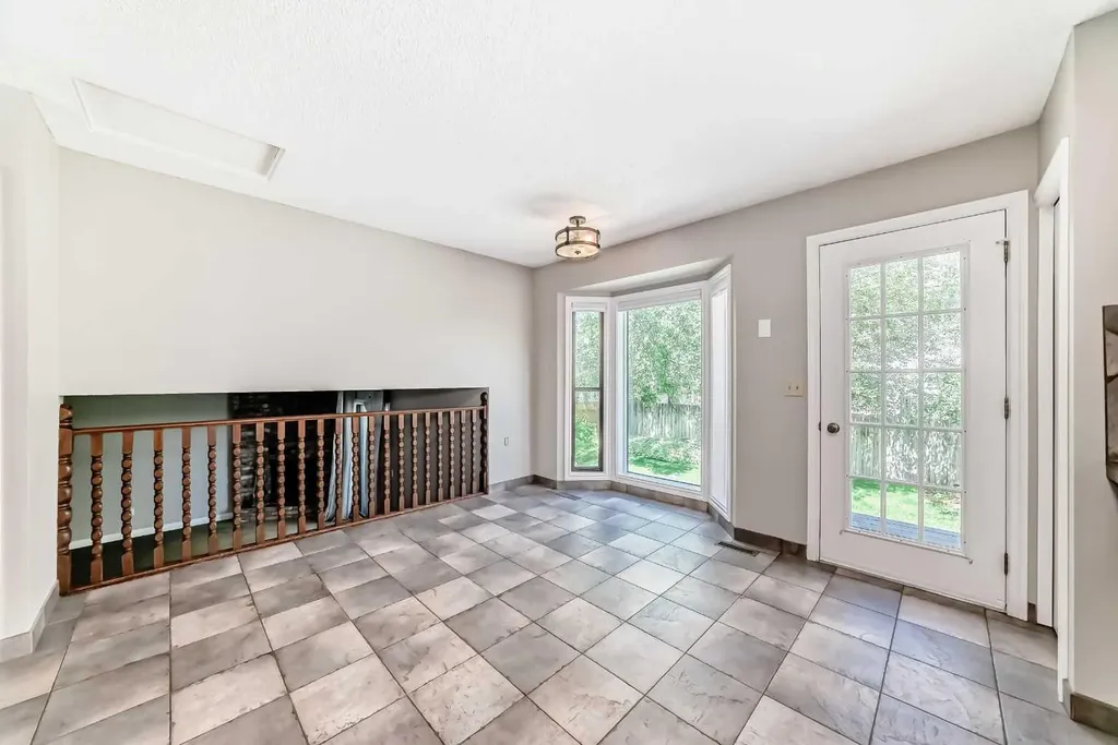 55 Woodstock Way SW Calgary AB T2W5X3