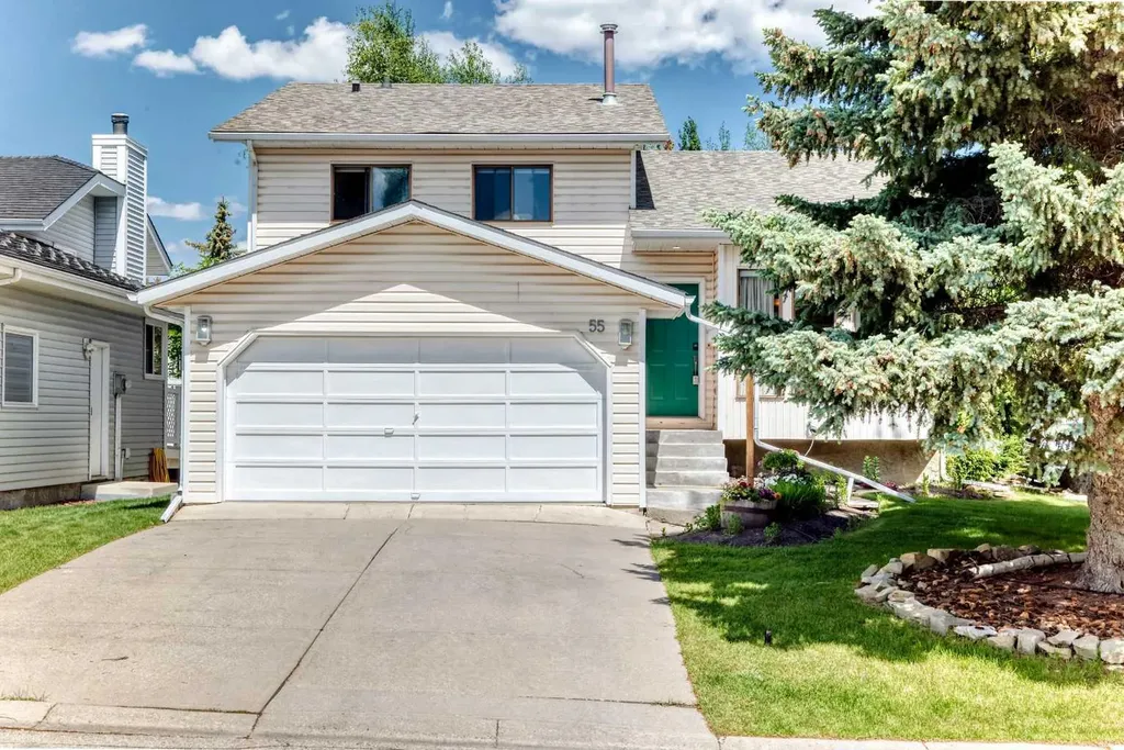 55 Woodstock Way SW Calgary AB T2W5X3
