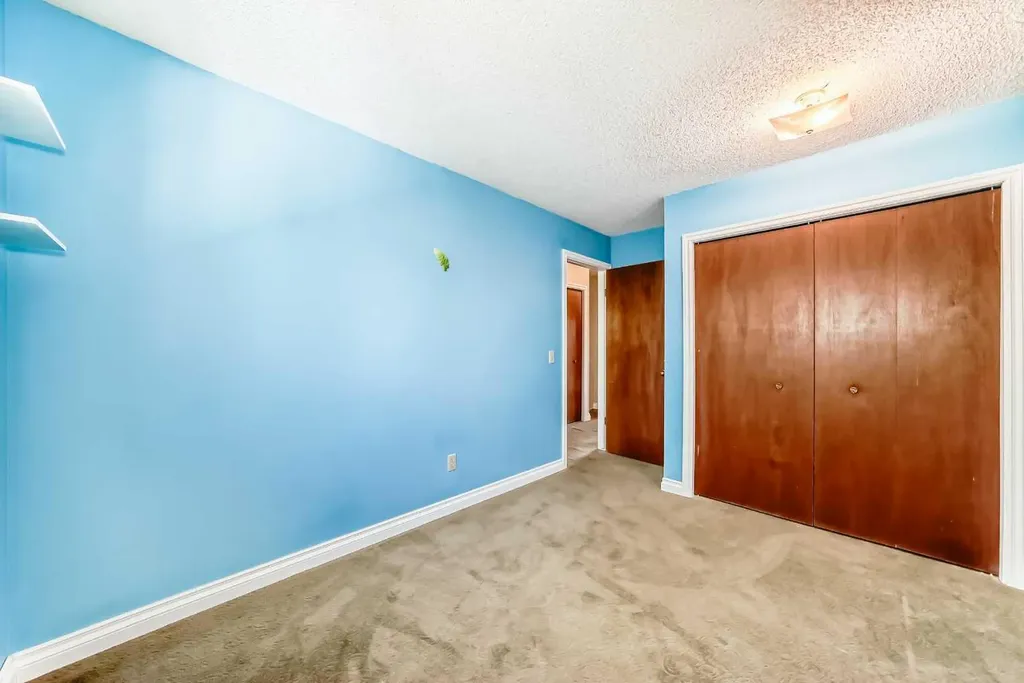 55 Woodstock Way SW Calgary AB T2W5X3