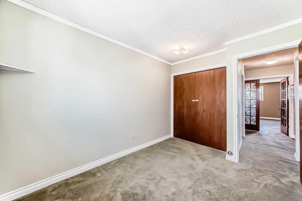 55 Woodstock Way SW Calgary AB T2W5X3