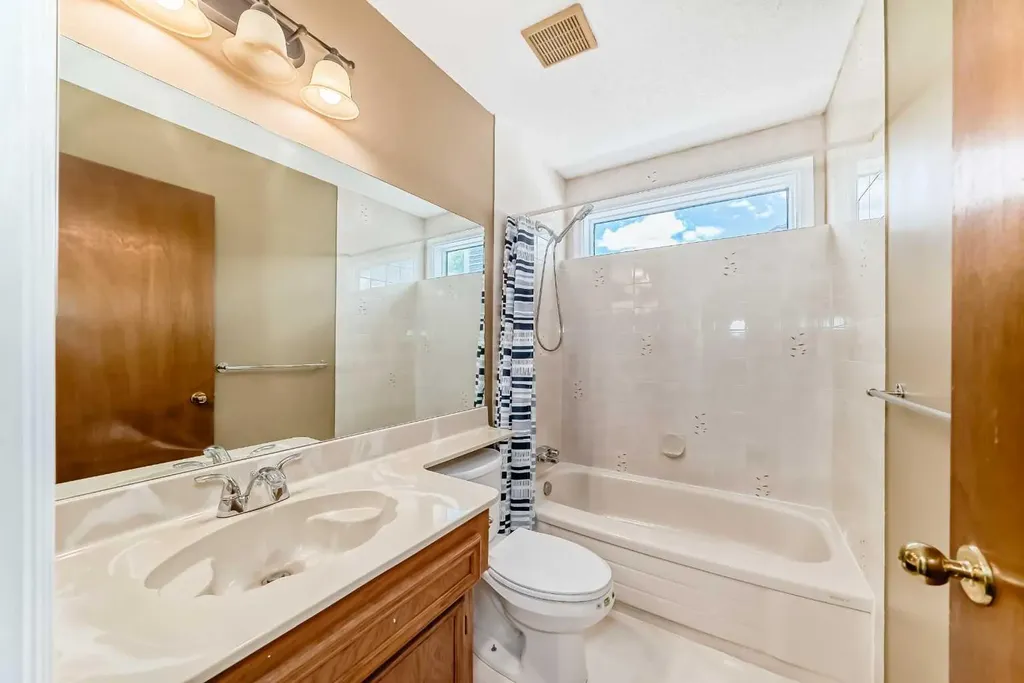 55 Woodstock Way SW Calgary AB T2W5X3