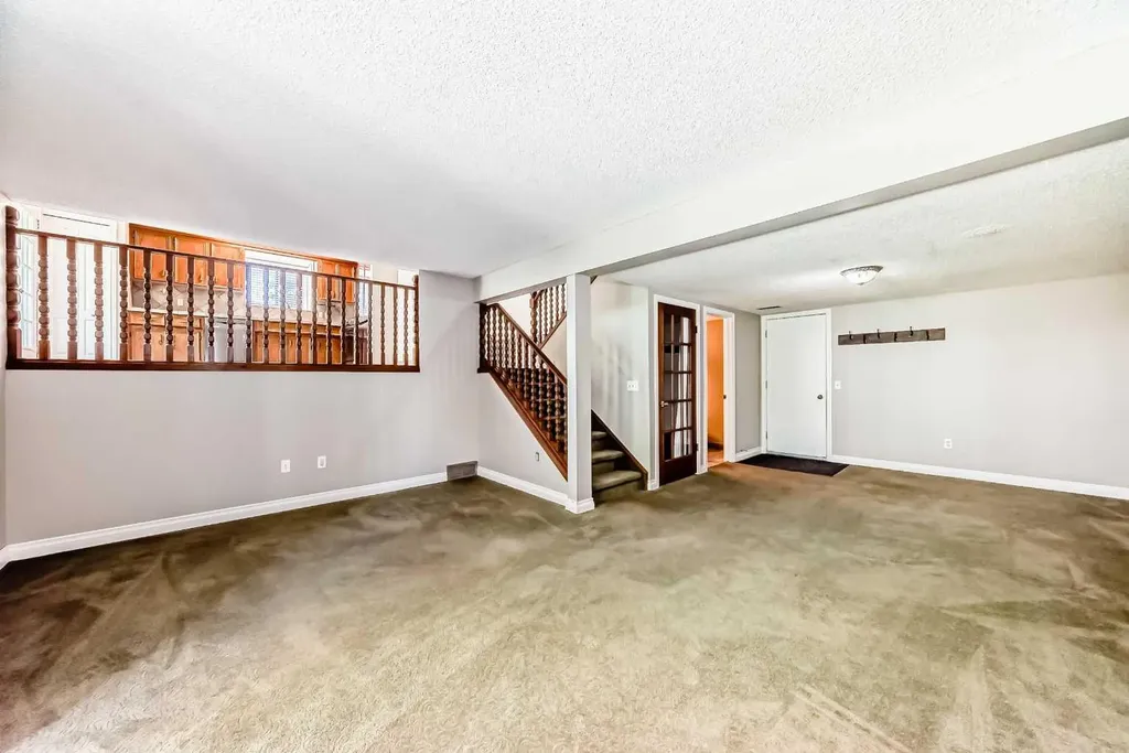 55 Woodstock Way SW Calgary AB T2W5X3