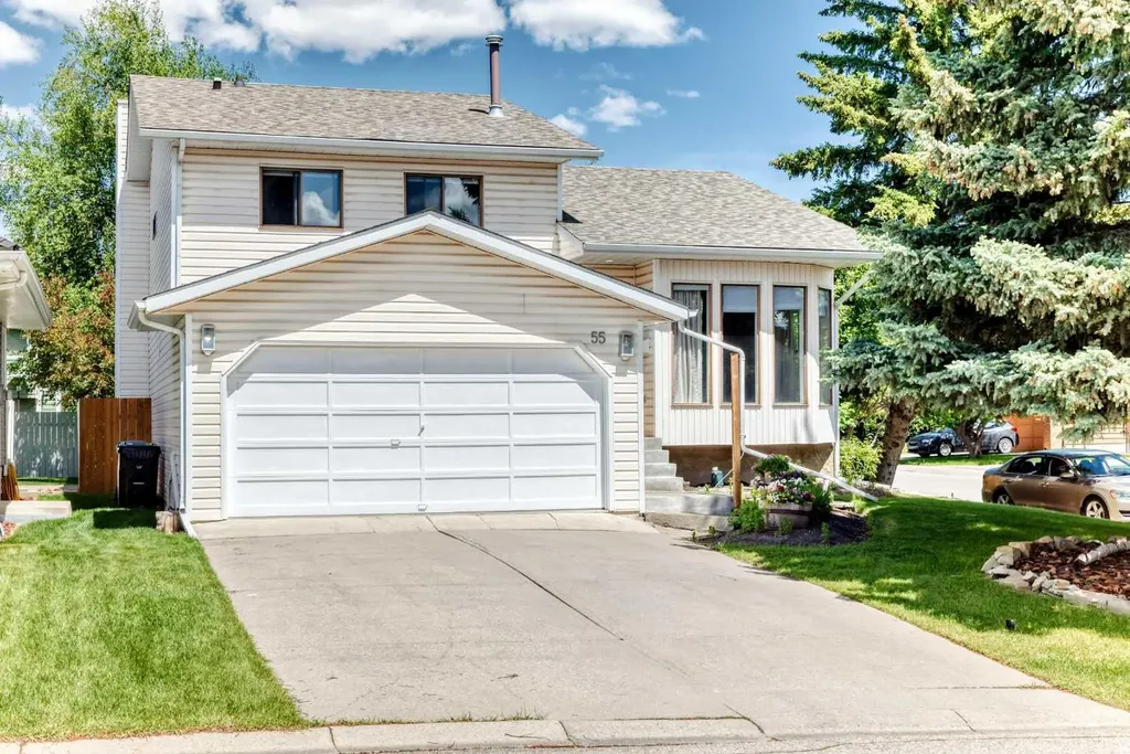 55 Woodstock Way SW Calgary AB T2W5X3